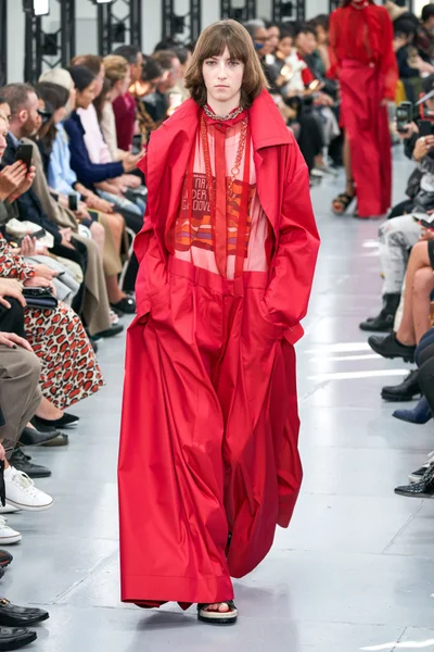 Look 19